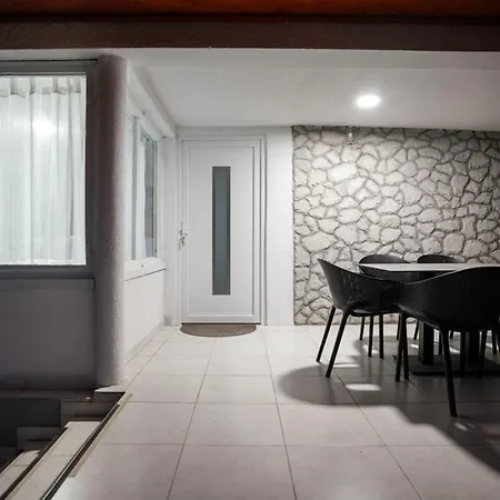 וילה Malinka Private Pool 150m To Garden & Bbq *